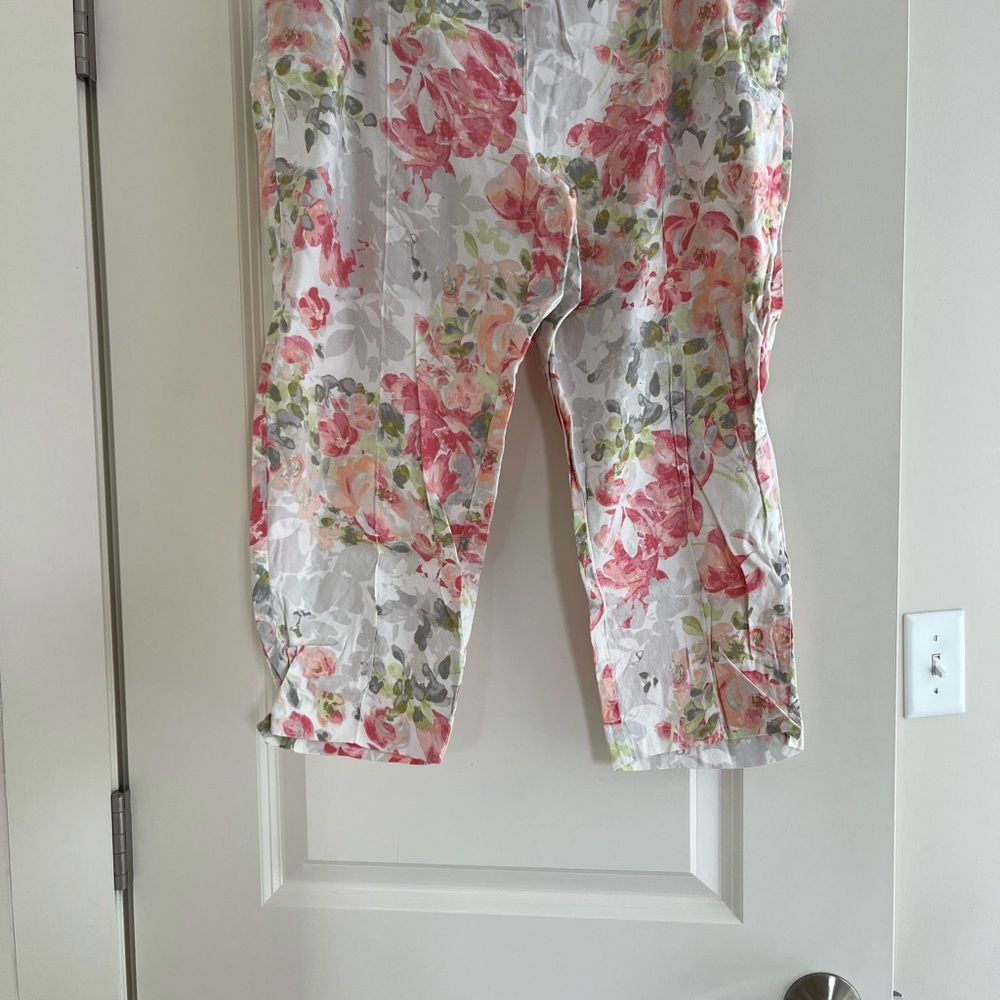 Flower cropped stretch linen pants